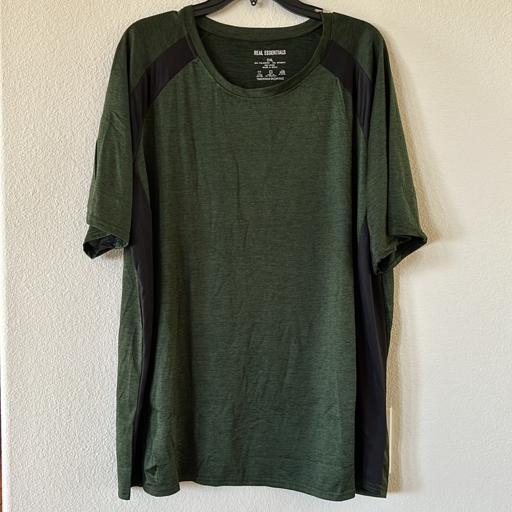 NWOT - Real Essentials Men's Tee 2XL